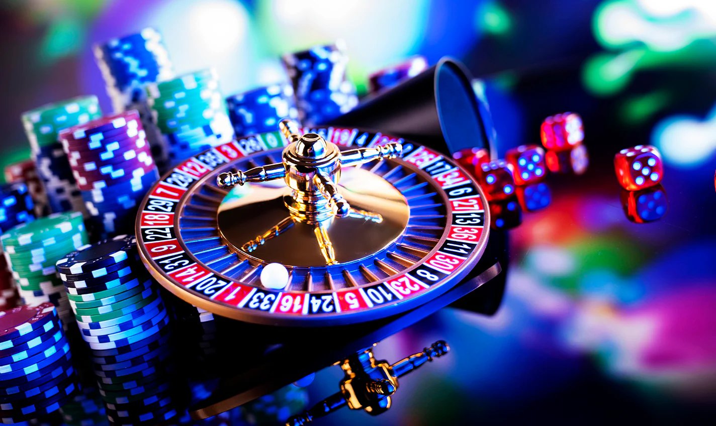 Pemain menikmati taruhan sportsbook di pelitatoto melalui ponsel pintar